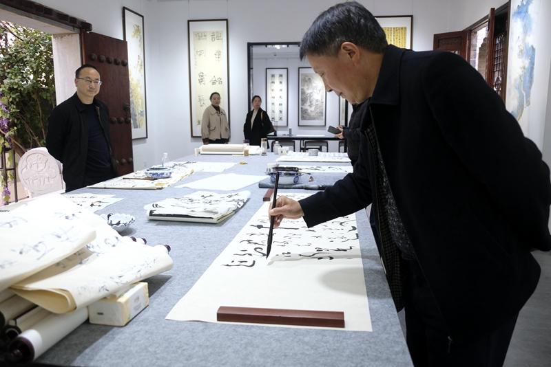 房縣政協書畫院正式對外開放 展覽展示服務助力文化惠民