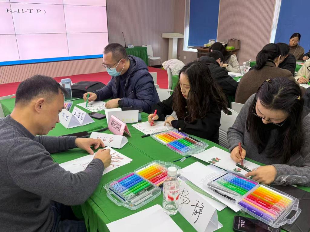 繪心啟航，賦能成長(zhǎng)——我校成功舉辦輔導(dǎo)員繪畫(huà)心理輔導(dǎo)技能培訓(xùn)